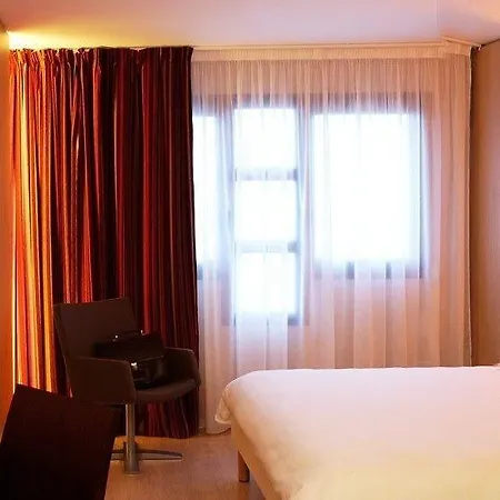 Oceania Nantes Aeroport 4*