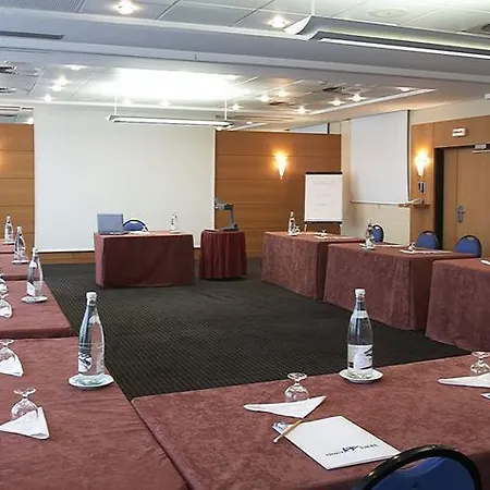 Oceania Nantes Aeroport Hotell 4*