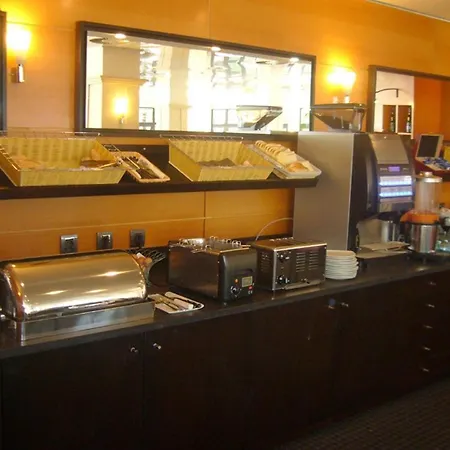 Oceania Nantes Aeroport Hotel Bouguenais