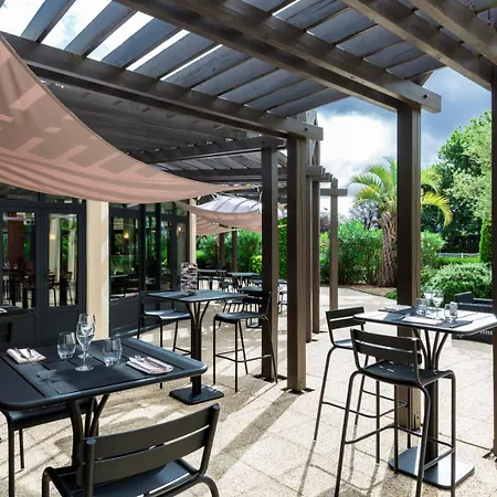 Oceania Nantes Aeroport Bouguenais