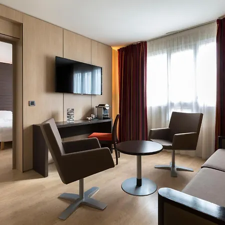 Oceania Nantes Aeroport Bouguenais