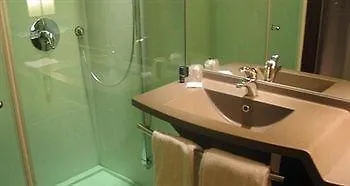 Oceania Nantes Aeroport Hotell