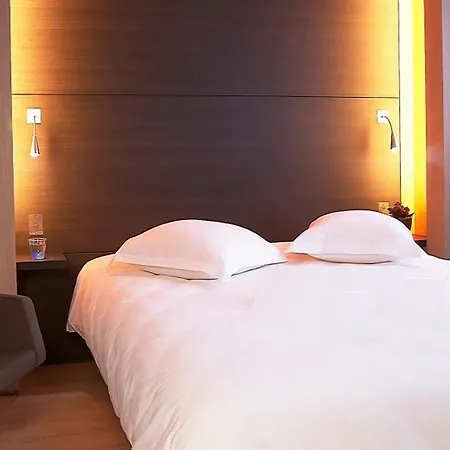 Oceania Nantes Aeroport 4*