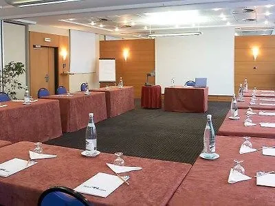 Oceania Nantes Aéroport 4*