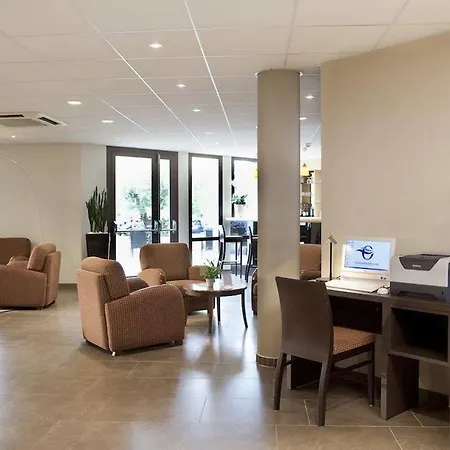 Oceania Nantes 4*