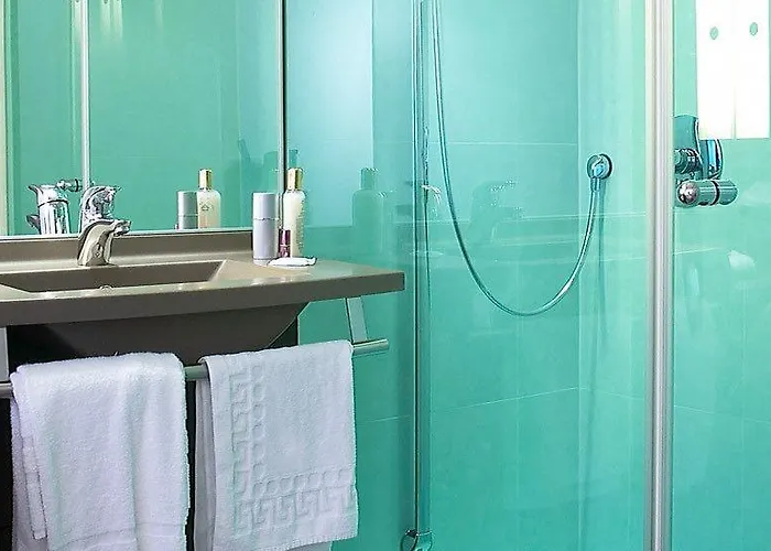 Oceania Nantes Aeroport Hotel 4*