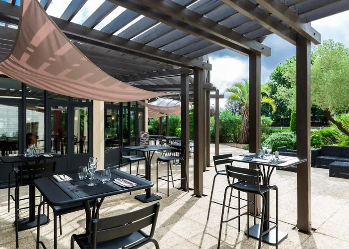 Oceania Nantes Aeroport Bouguenais