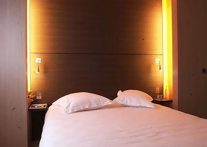 Oceania Nantes Aeroport 4*