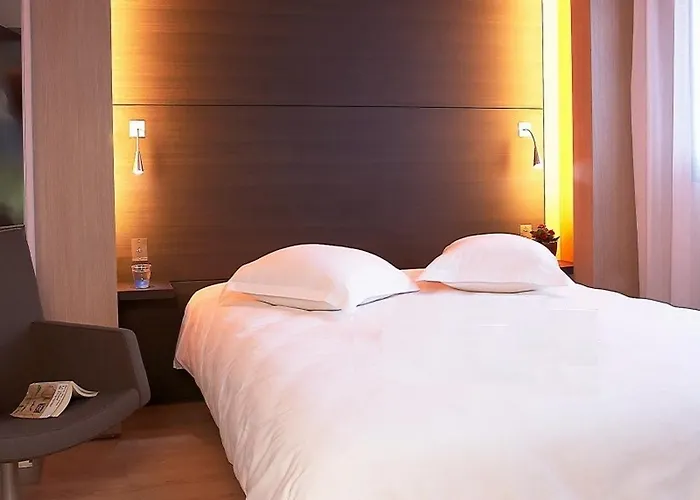 Oceania Nantes Aeroport 4*