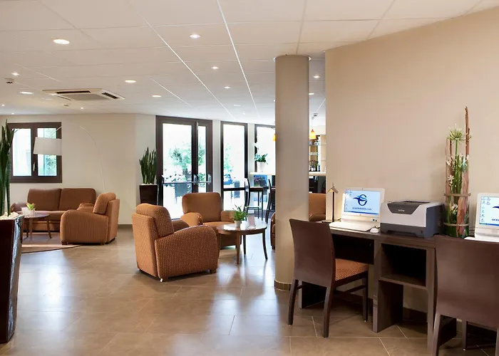 Oceania Nantes Aeroport 4*