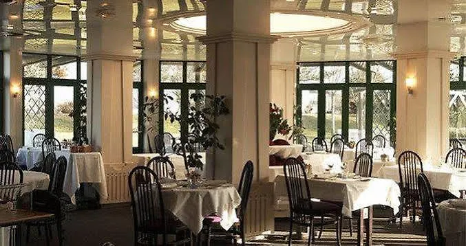 Hotel Oceania Nantes Aeroport 4*